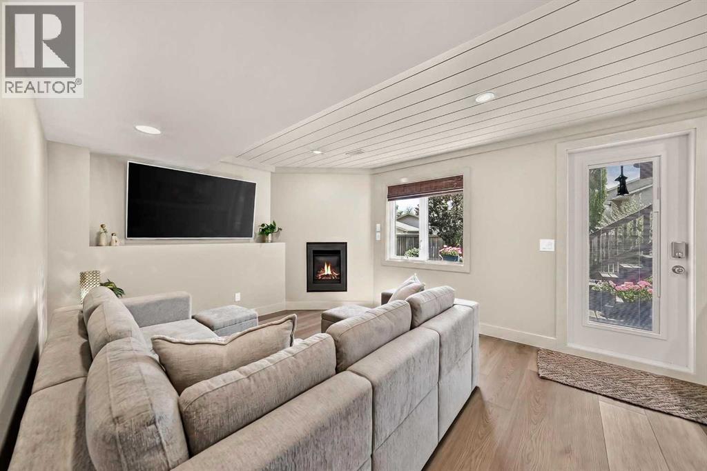 Bright living space in w/o