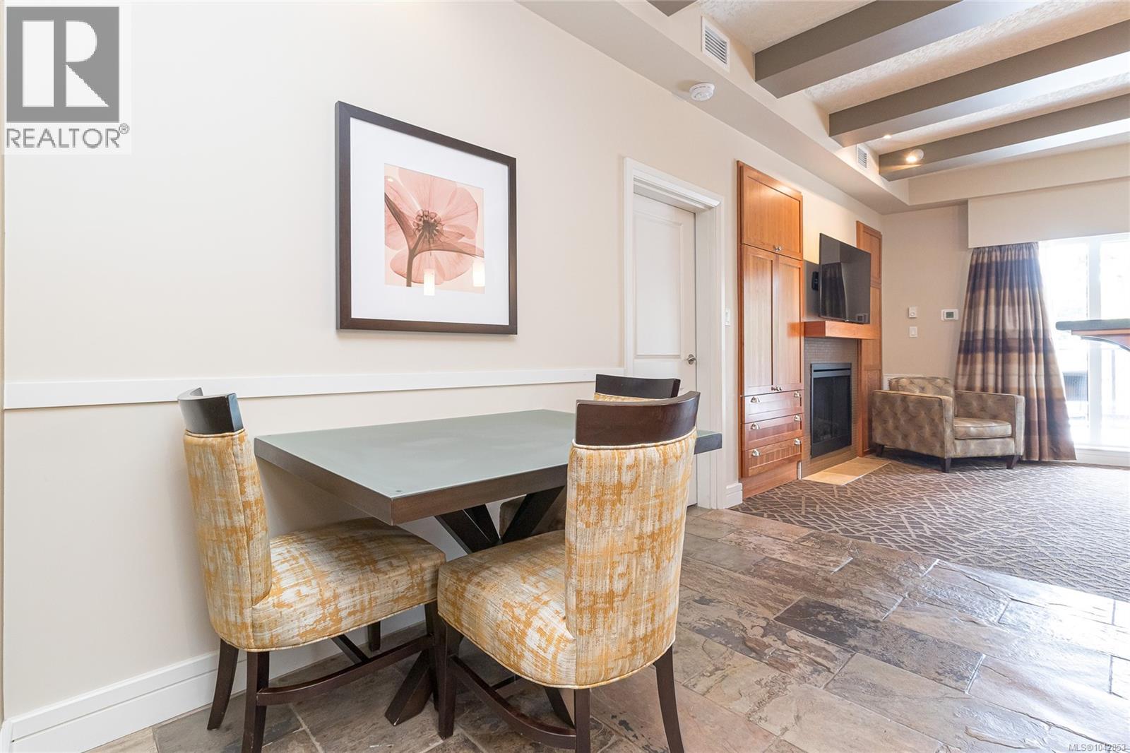 #210 B&C 1376 Lynburne Pl - 10