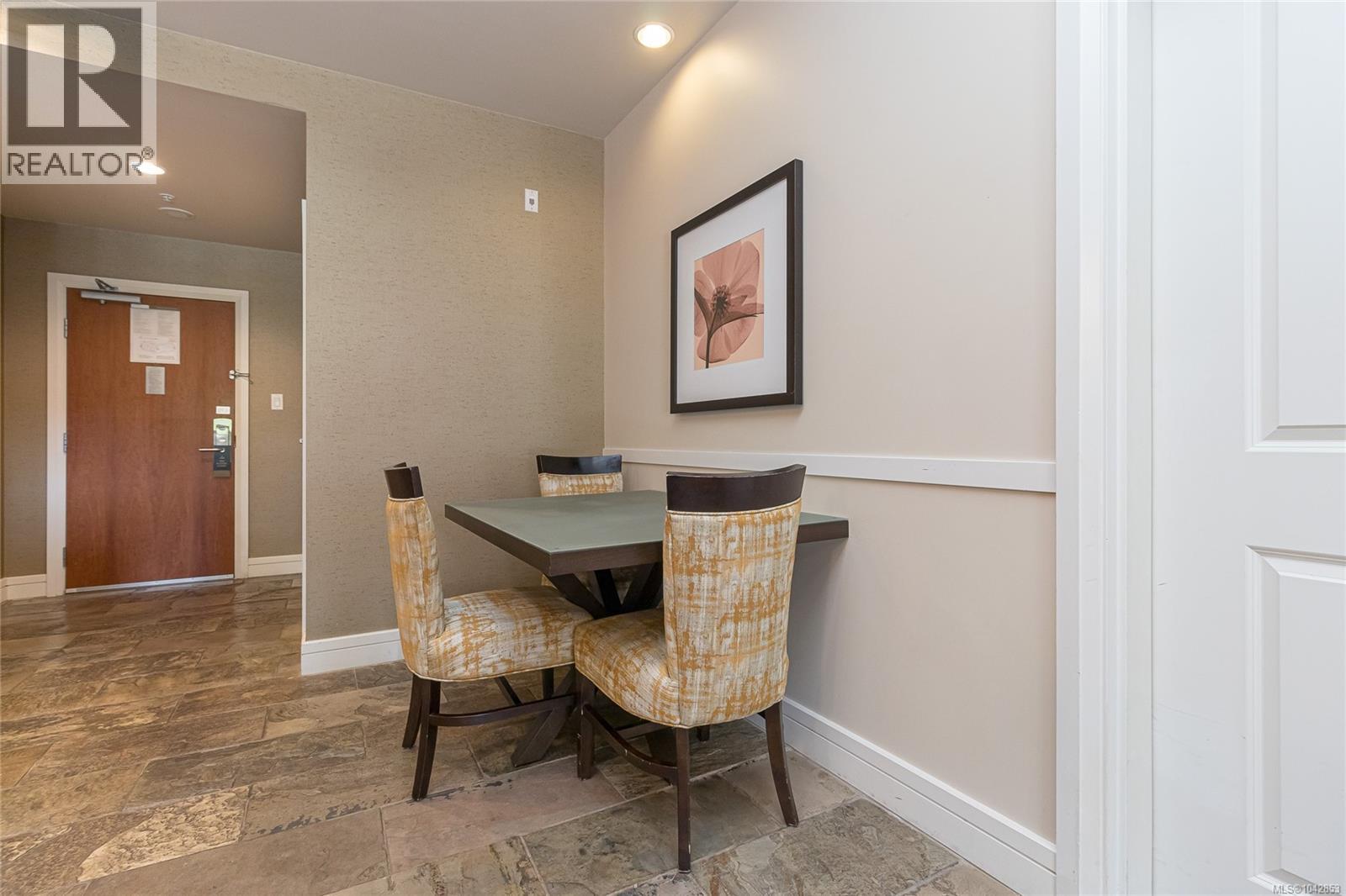 #210 B&C 1376 Lynburne Pl - 9