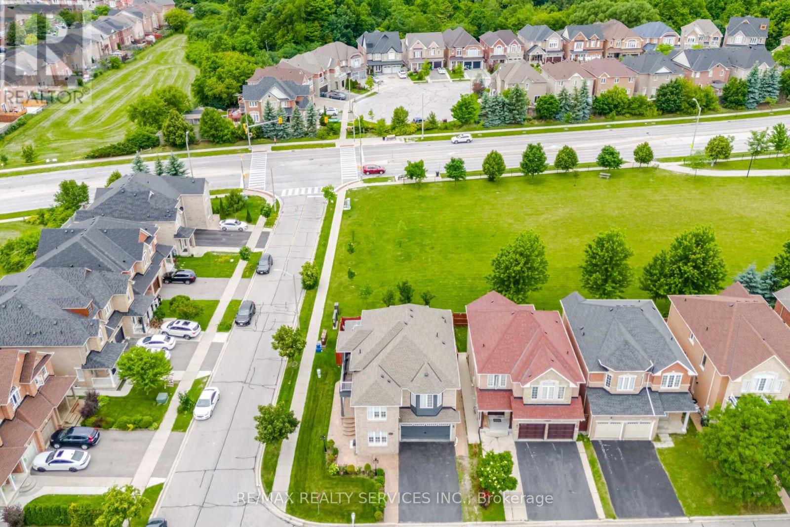 17 PEFFERLAW CIRCLE - 1