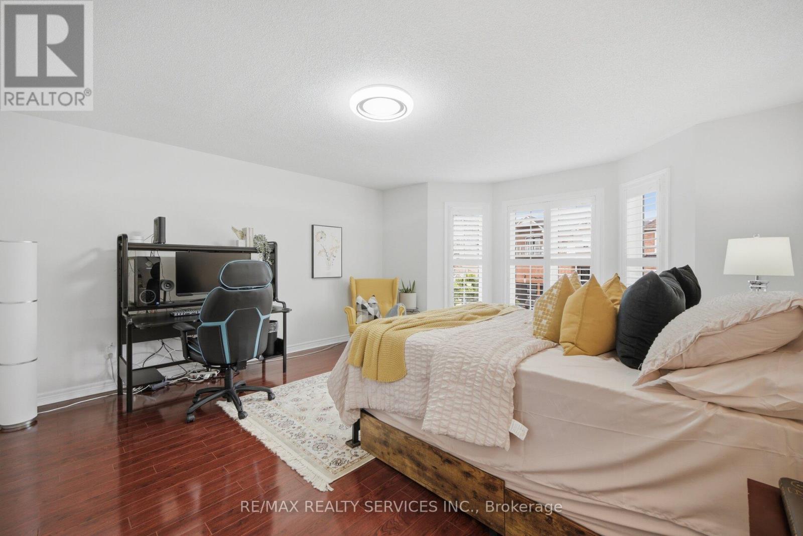 17 PEFFERLAW CIRCLE - 22
