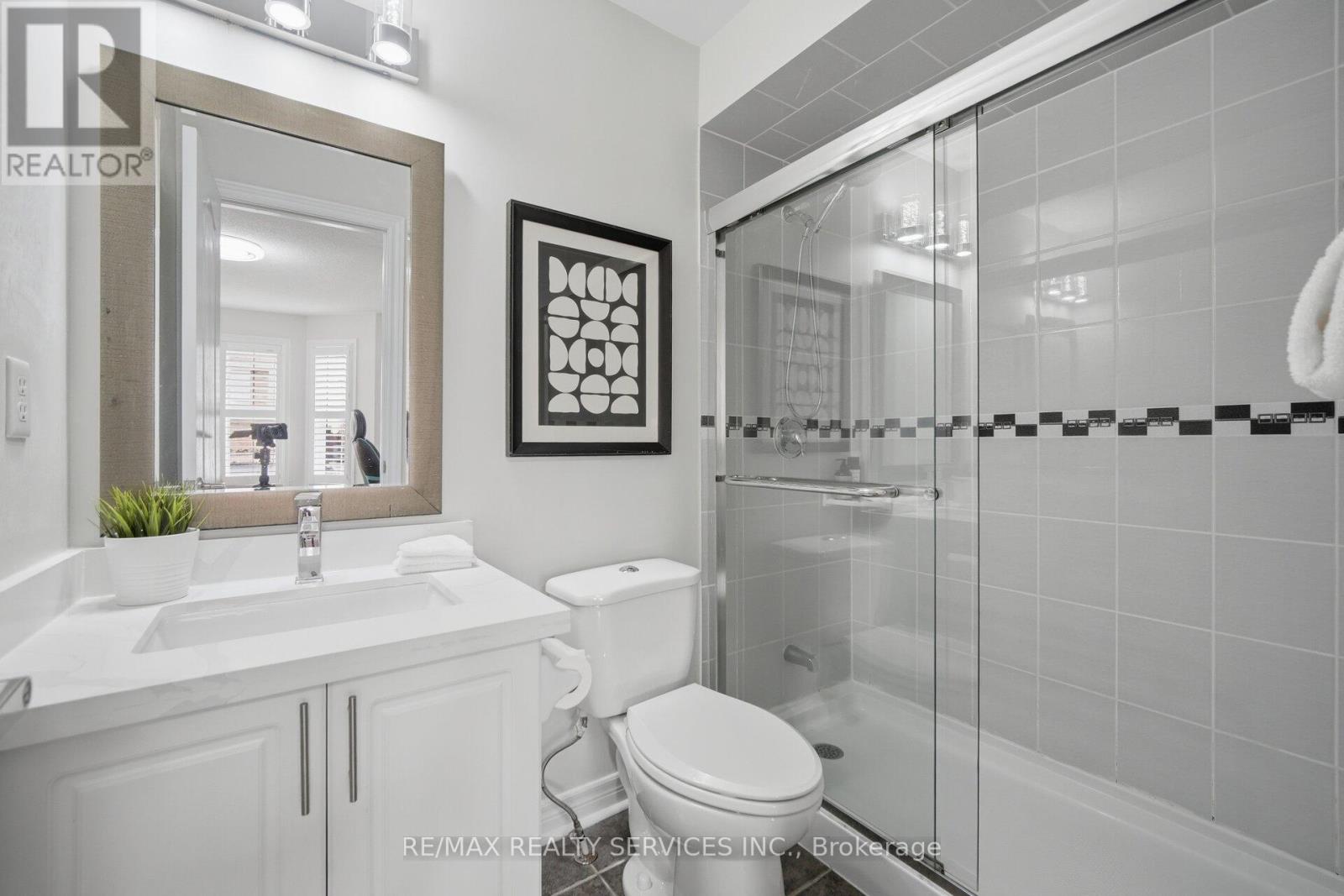 17 PEFFERLAW CIRCLE - 24