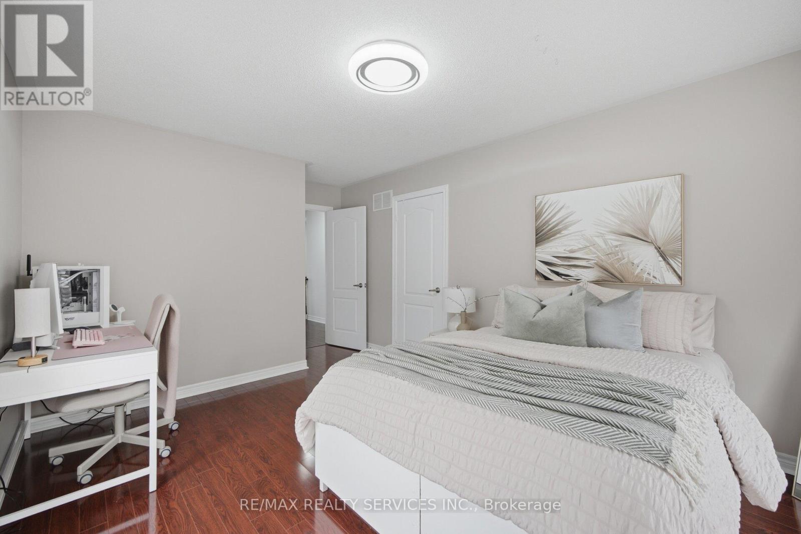 17 PEFFERLAW CIRCLE - 26