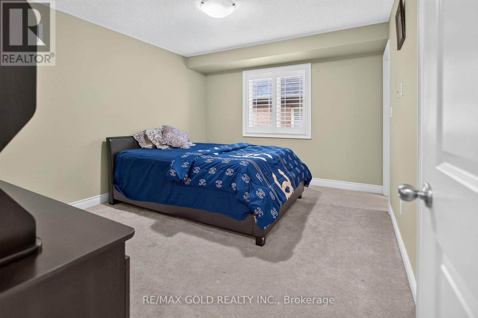 6 AYRSHIRE COURT - Image 27