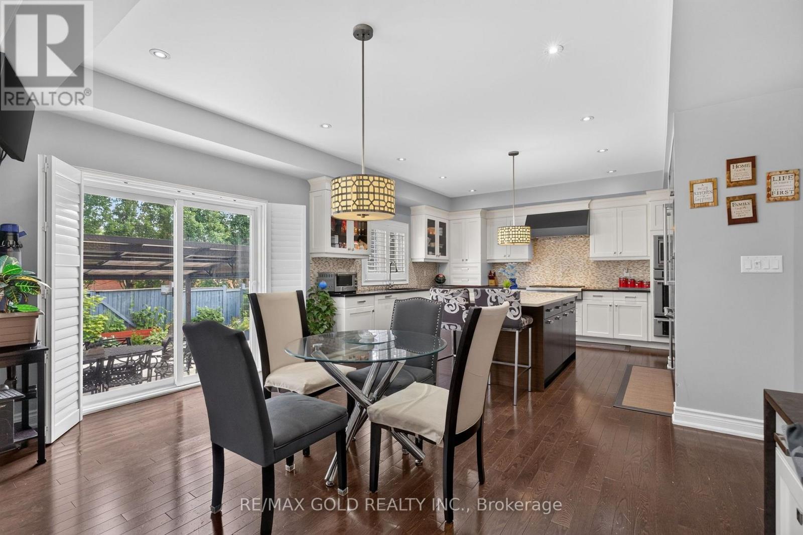 6 AYRSHIRE COURT - Image 9