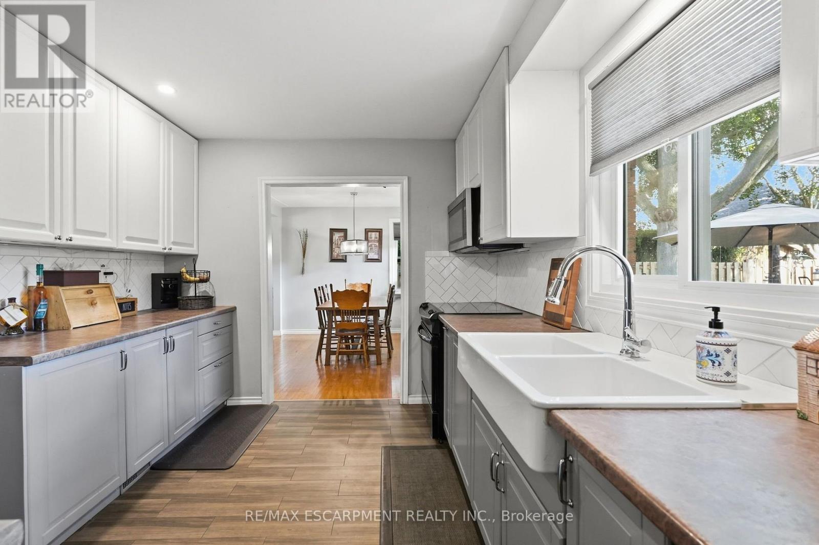 204 MAIN STREET E - 14
