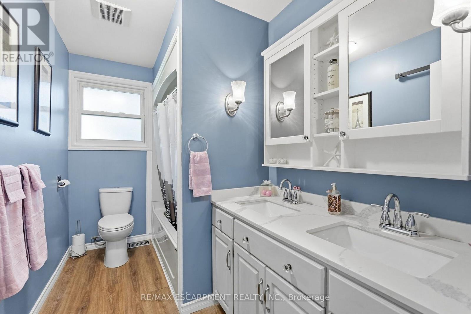 204 MAIN STREET E - 23