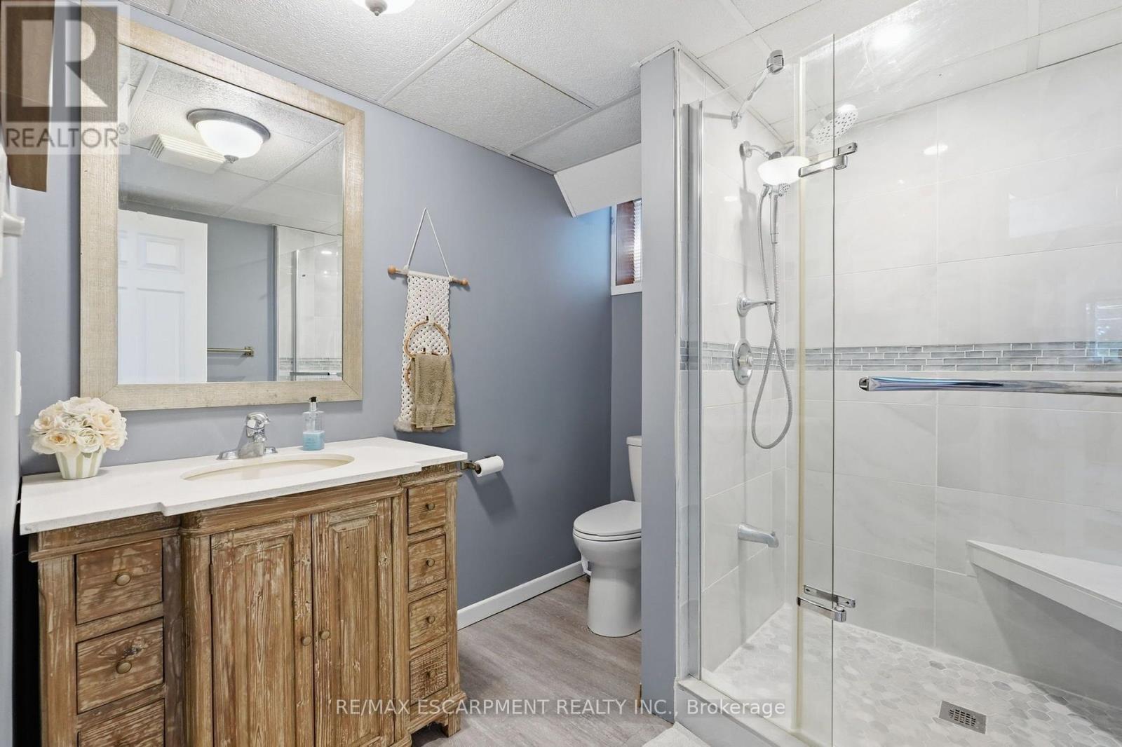 204 MAIN STREET E - 38