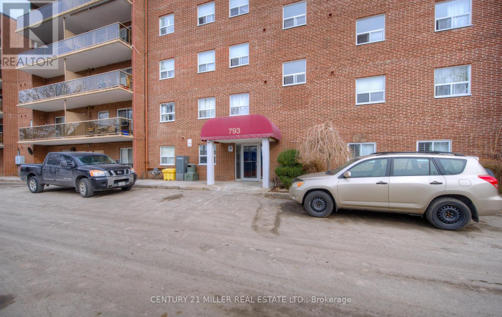 #110 793 COLBORNE STREET E - 1