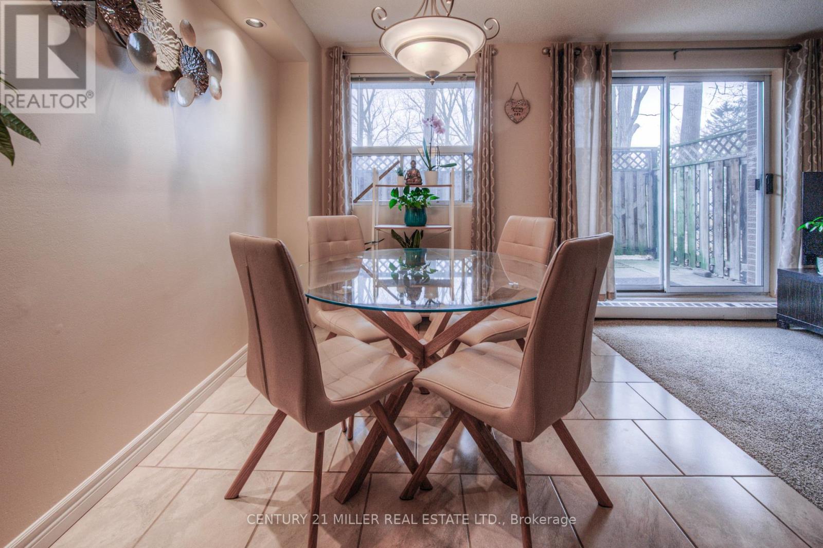 #110 793 COLBORNE STREET E - 12