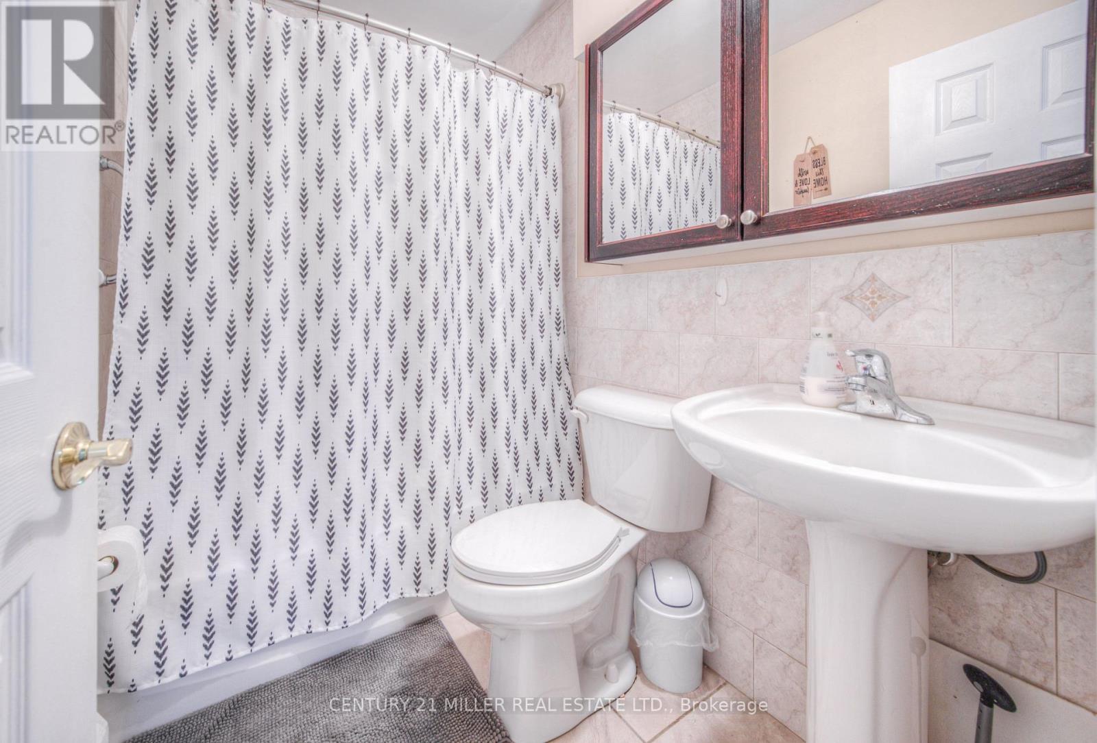 #110 793 COLBORNE STREET E - 16