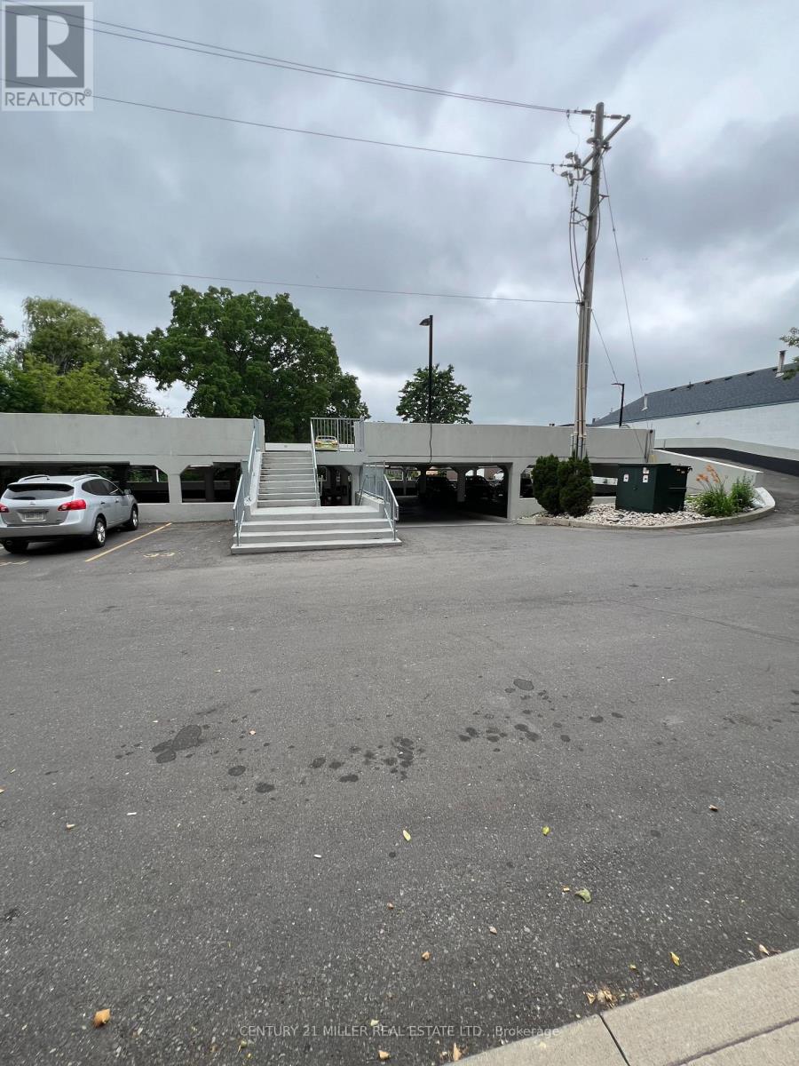 #110 793 COLBORNE STREET E - 26