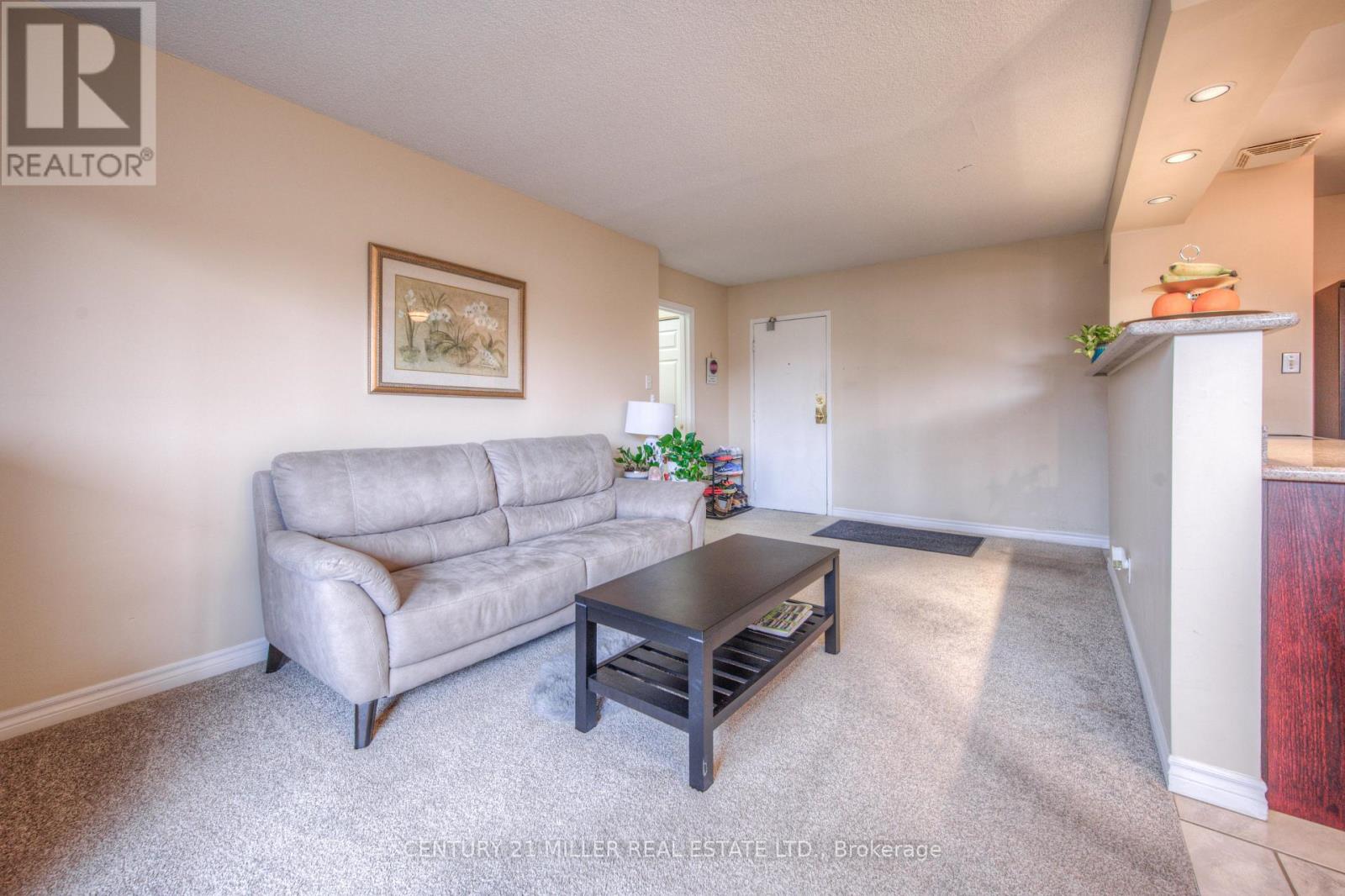 #110 793 COLBORNE STREET E - 6