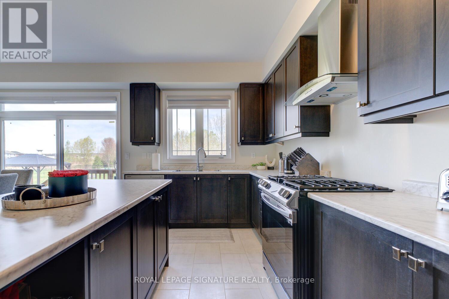 372 BLACKBURN DRIVE - 11