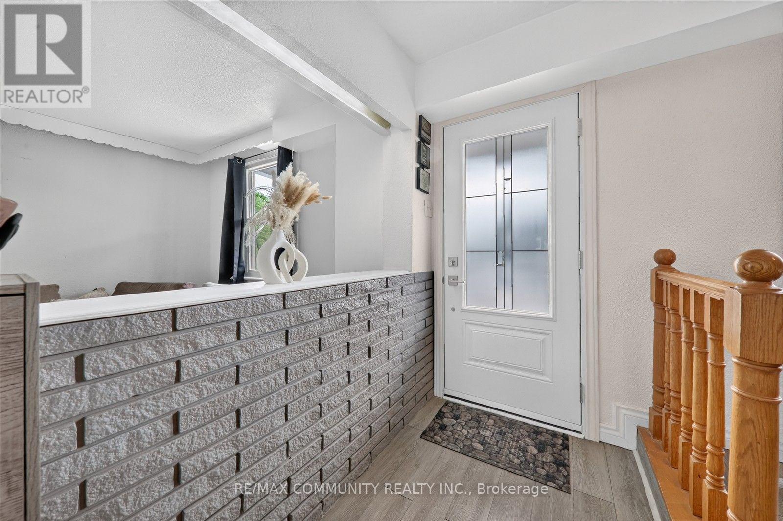 114 PILKINGTON STREET E - 10