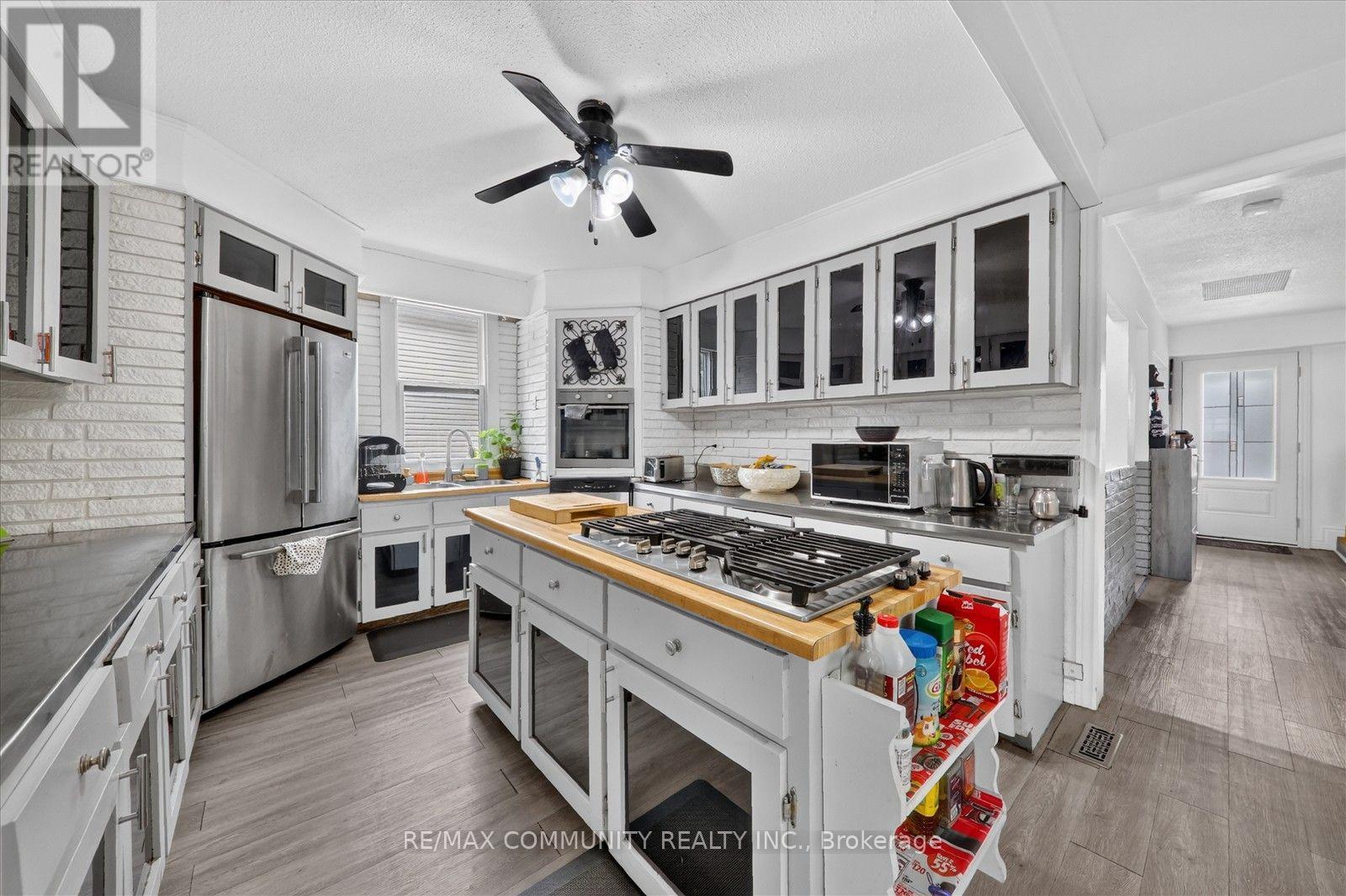 114 PILKINGTON STREET E - 17