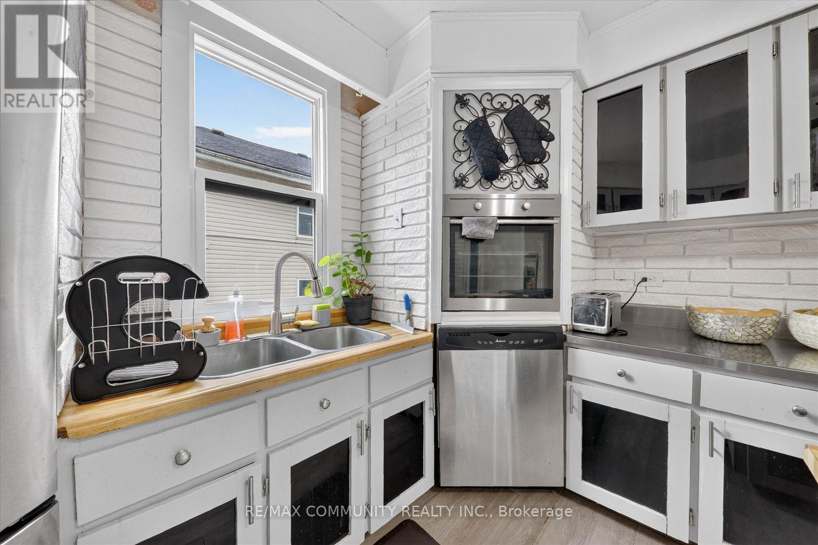 114 PILKINGTON STREET E - 20