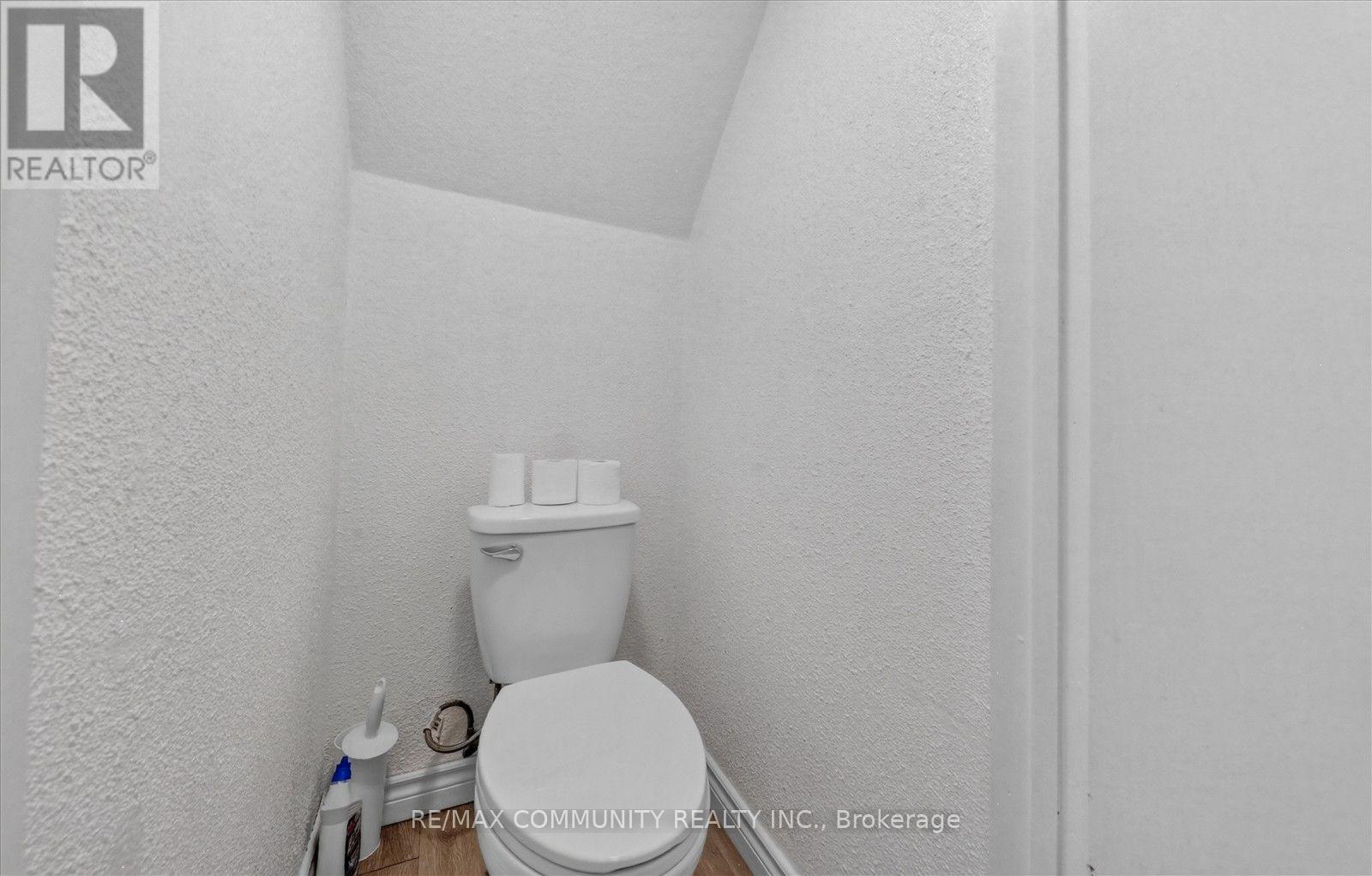 114 PILKINGTON STREET E - 22
