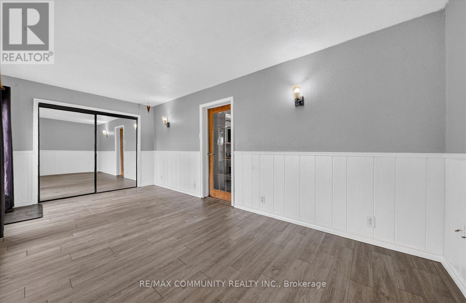 114 PILKINGTON STREET E - 24