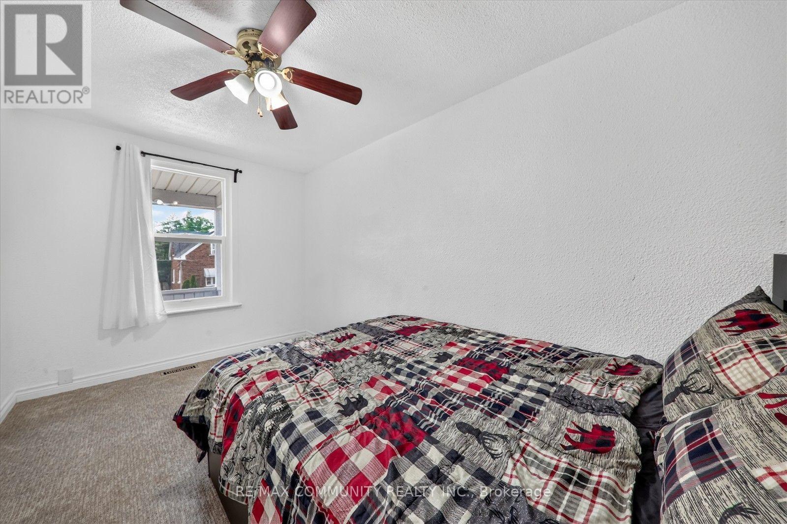 114 PILKINGTON STREET E - 35