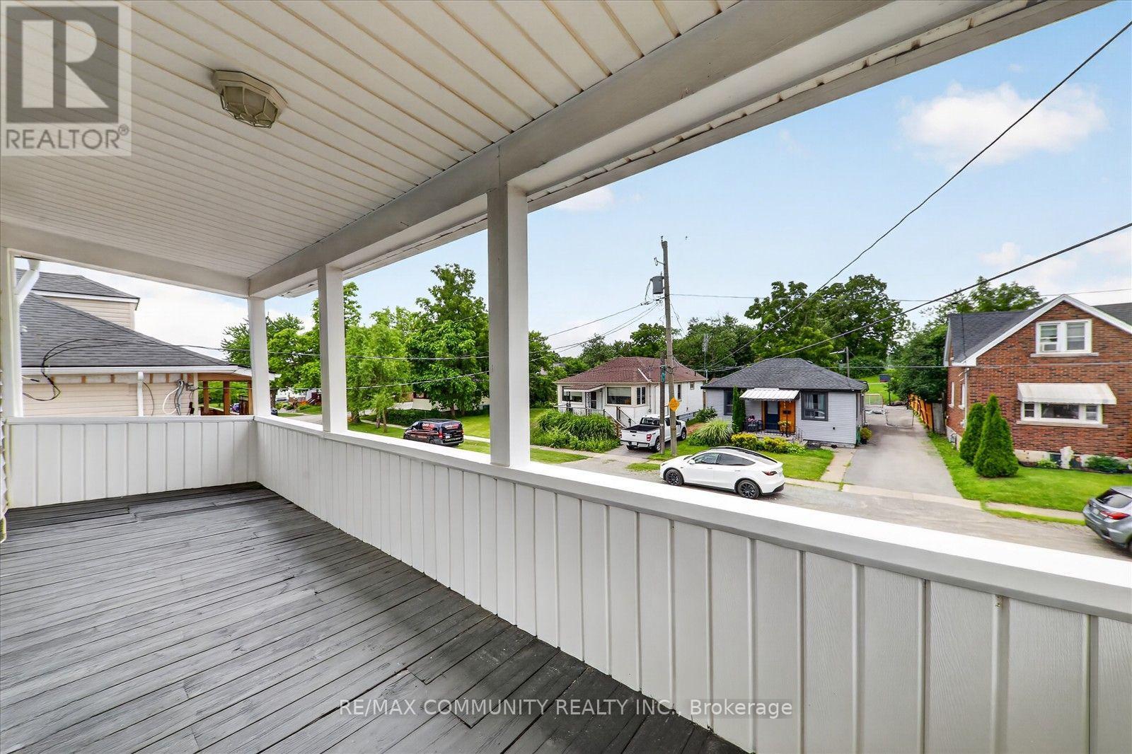 114 PILKINGTON STREET E - 36