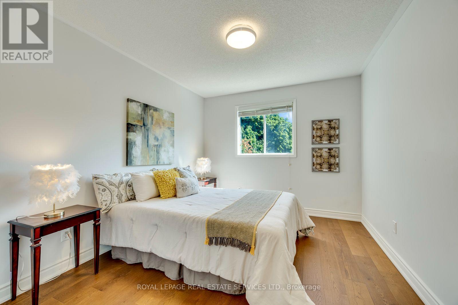 6121 LEESIDE CRESCENT - Image 30