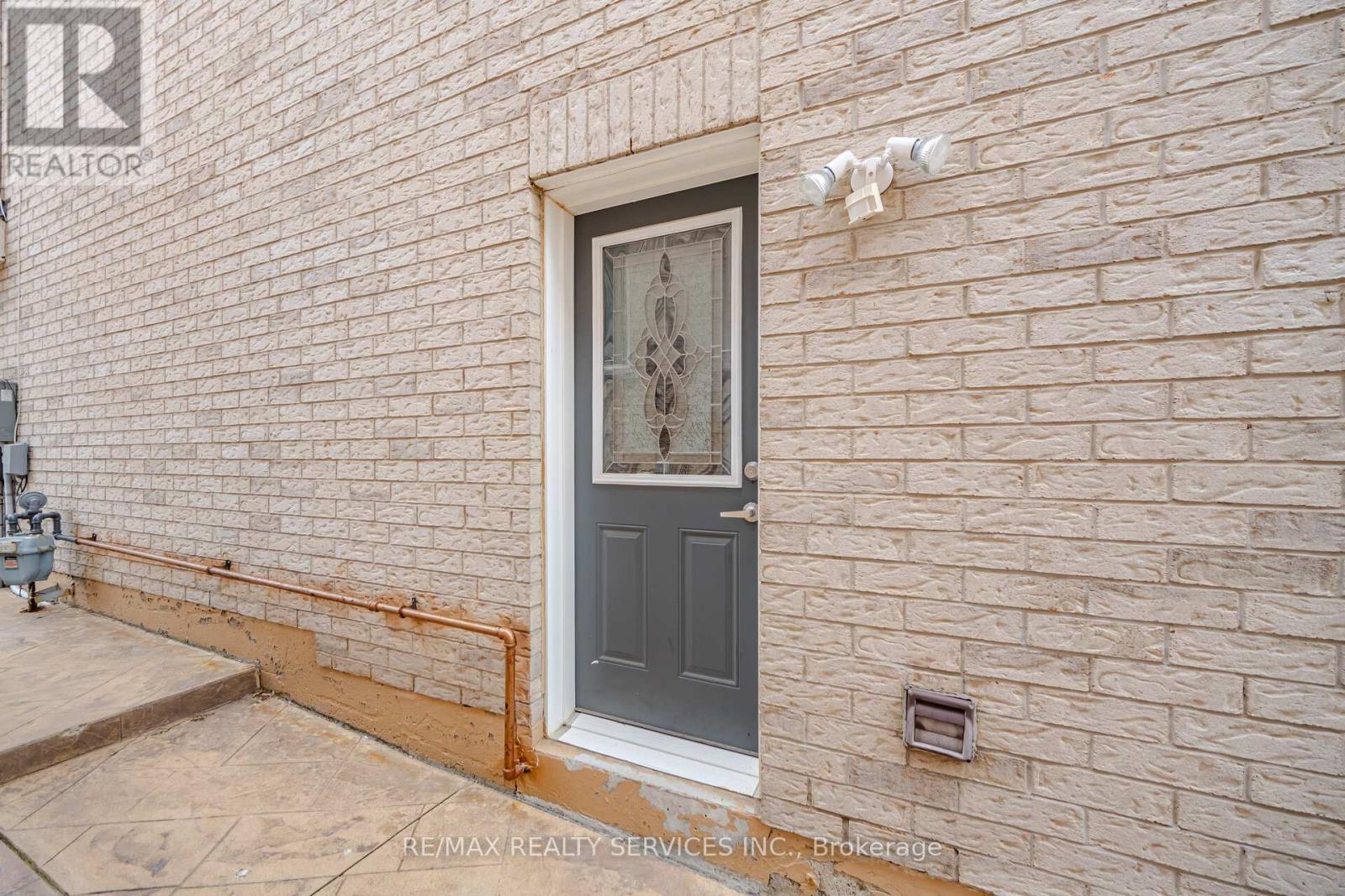 17 PEFFERLAW CIRCLE - 31