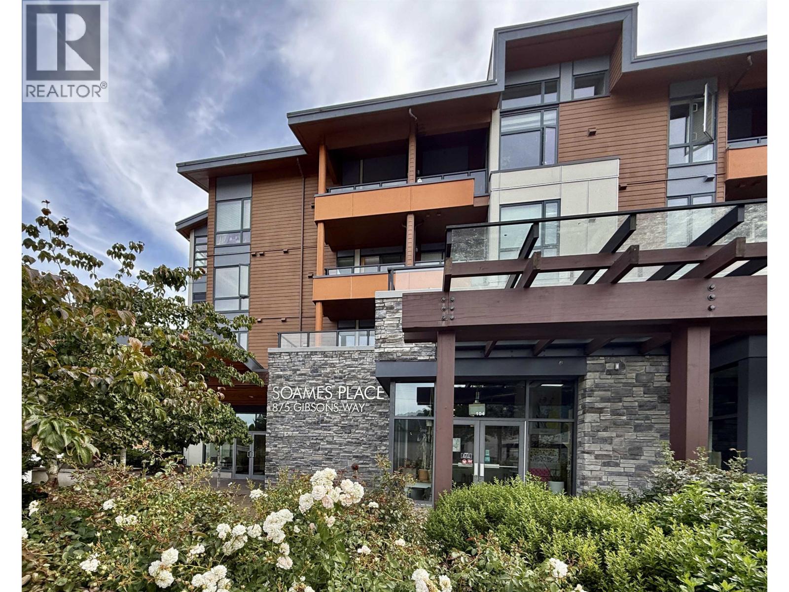 205 875 GIBSONS WAY, Gibsons
