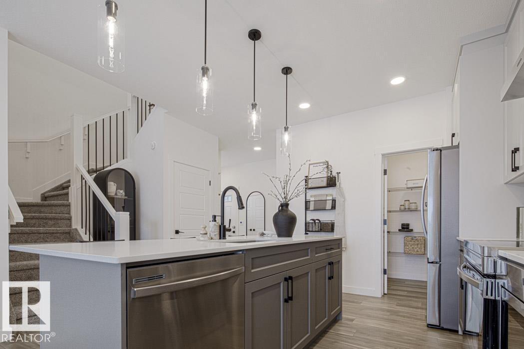 1992 210 ST NW - 11