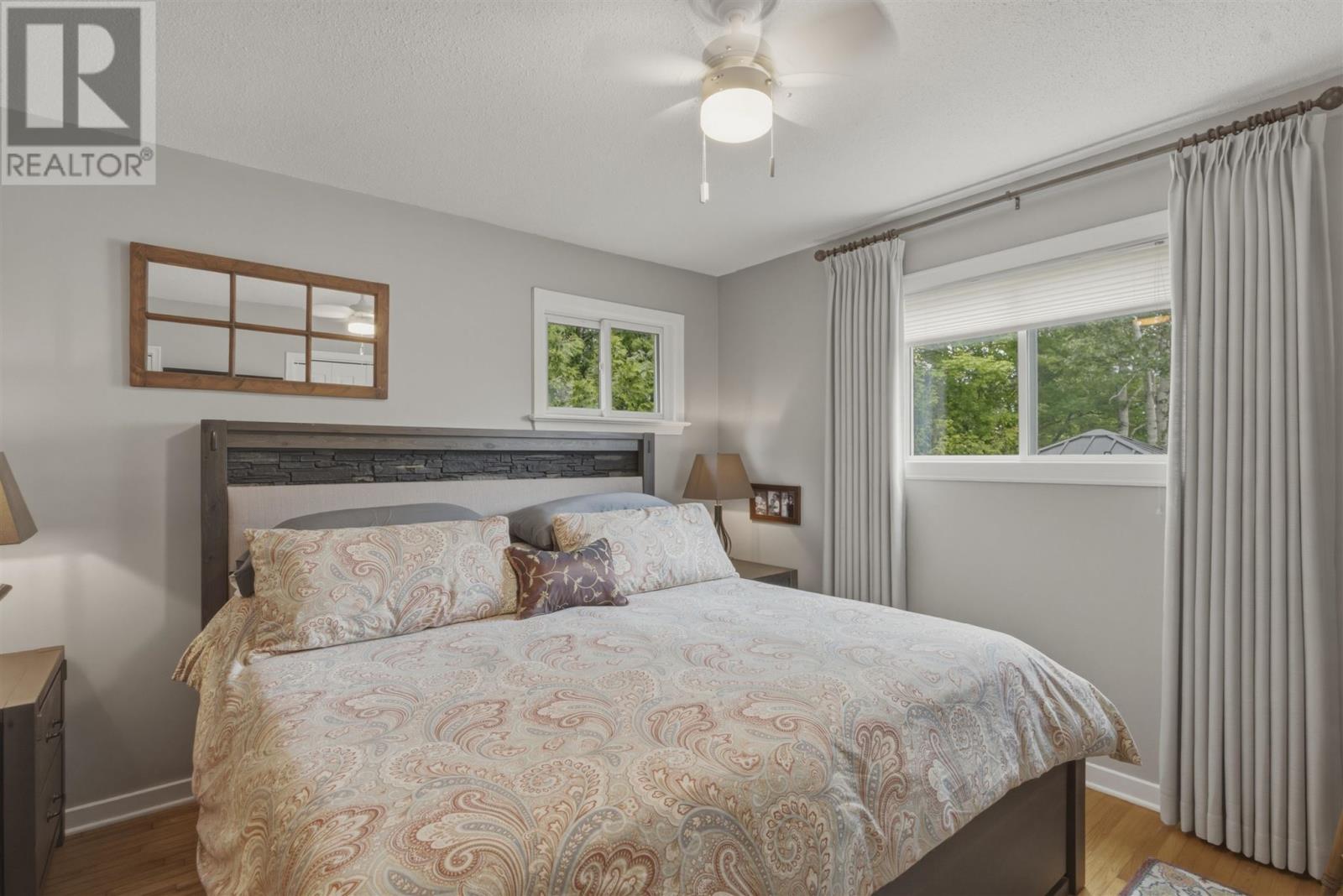 205 Hillside DR S - 12