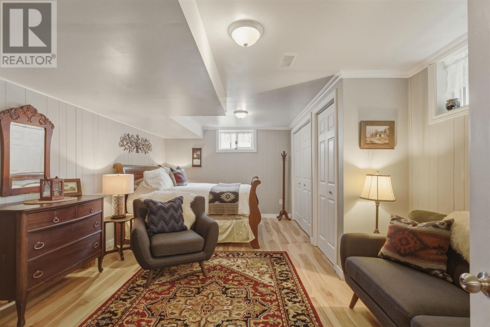 205 Hillside DR S - 22