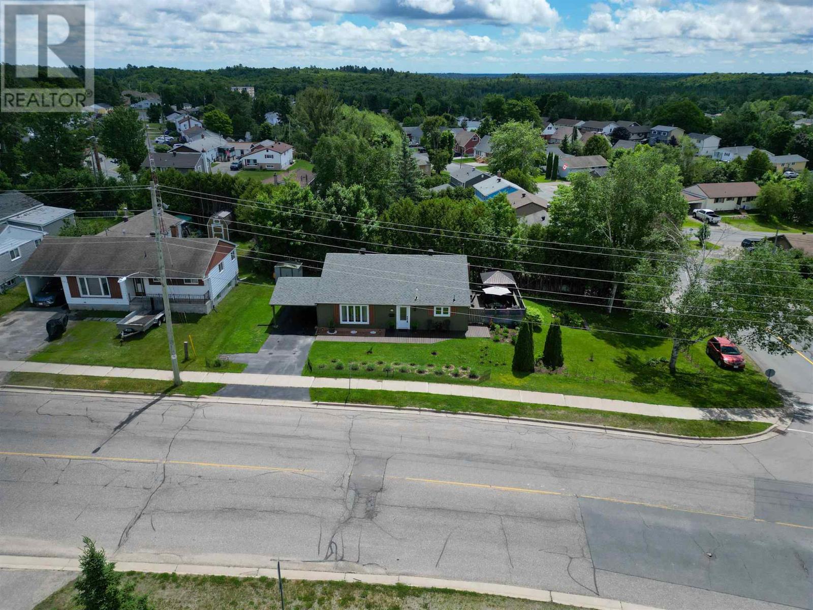 205 Hillside DR S - 37