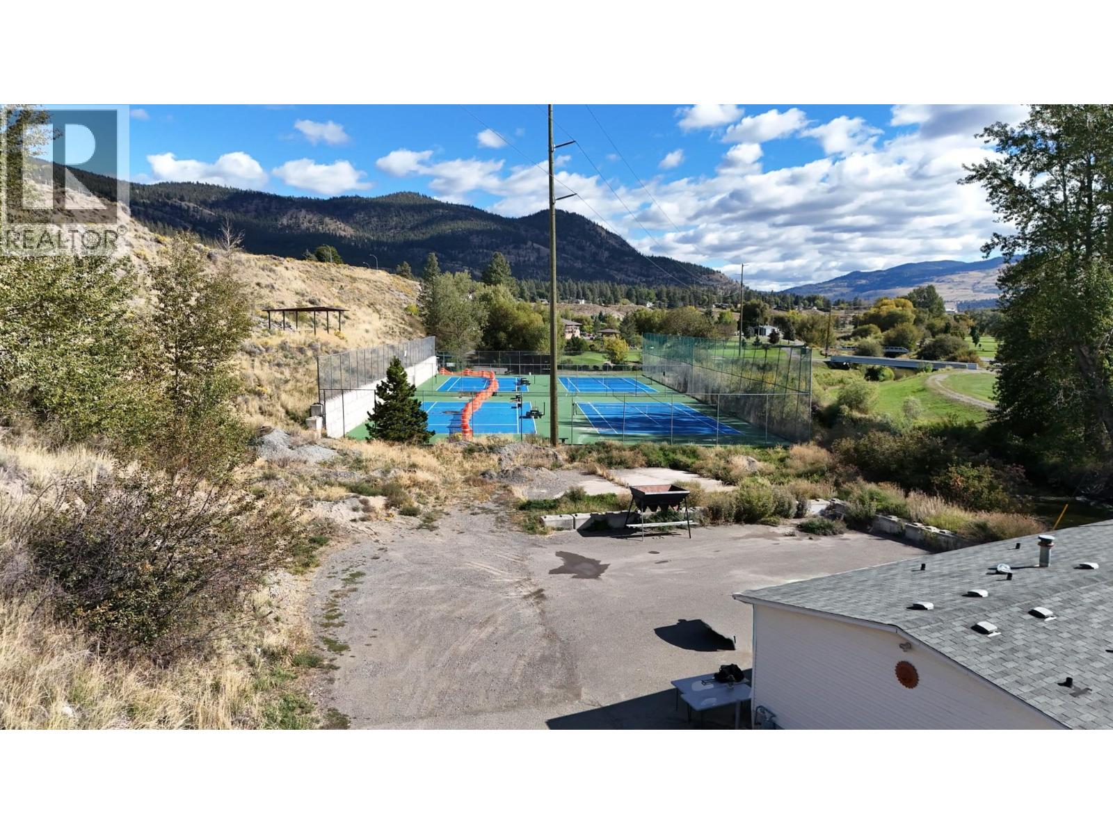 #18 1401 NICOLA Avenue - 26