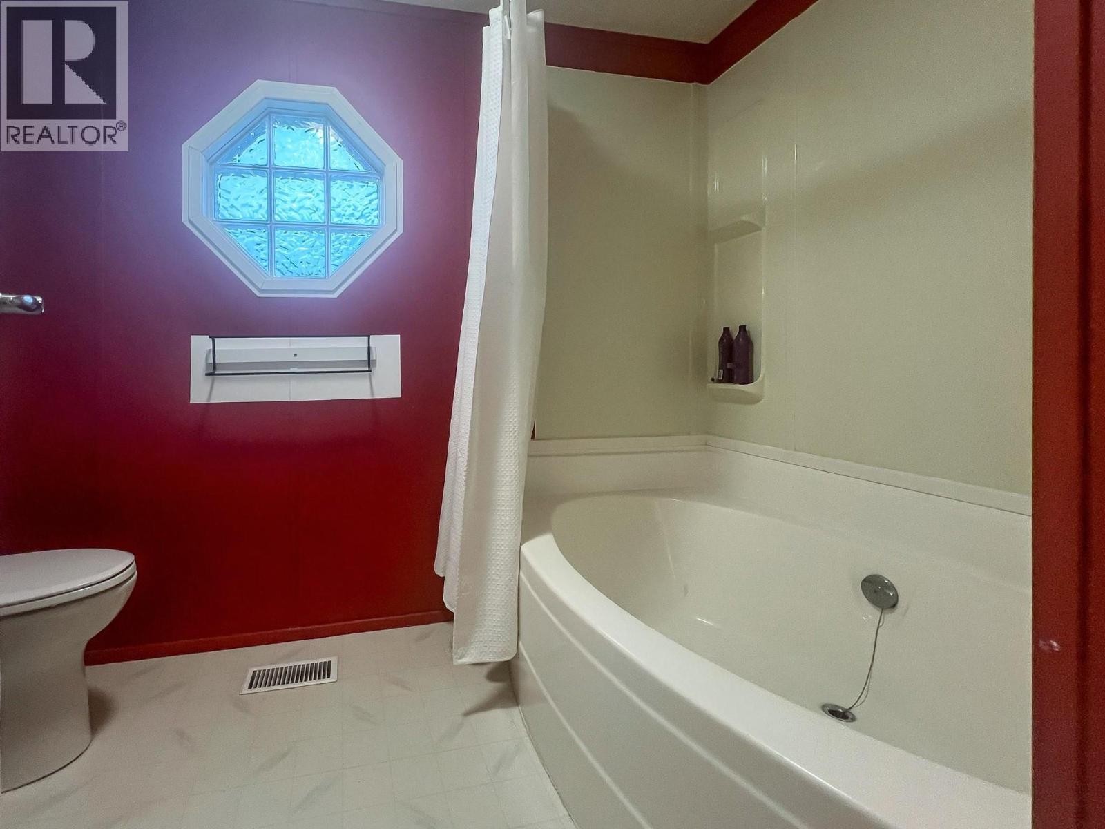#18 1401 NICOLA Avenue - 17