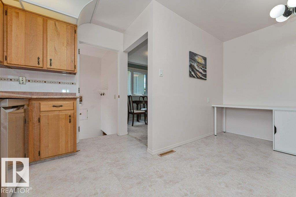 11415 56 AV NW NW - 15