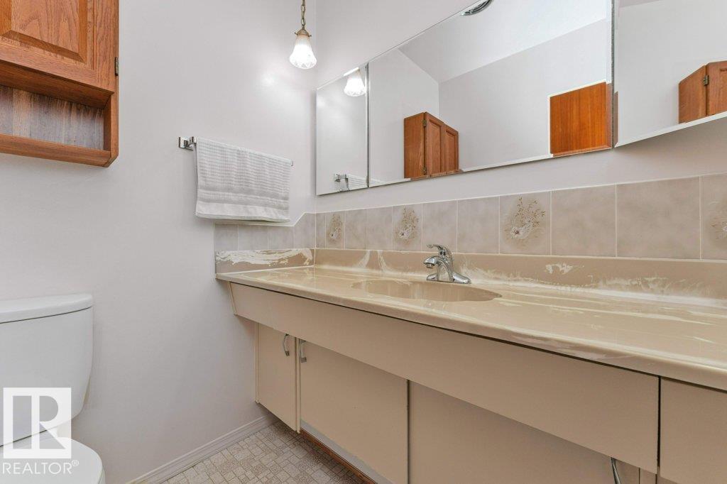 11415 56 AV NW NW - 25
