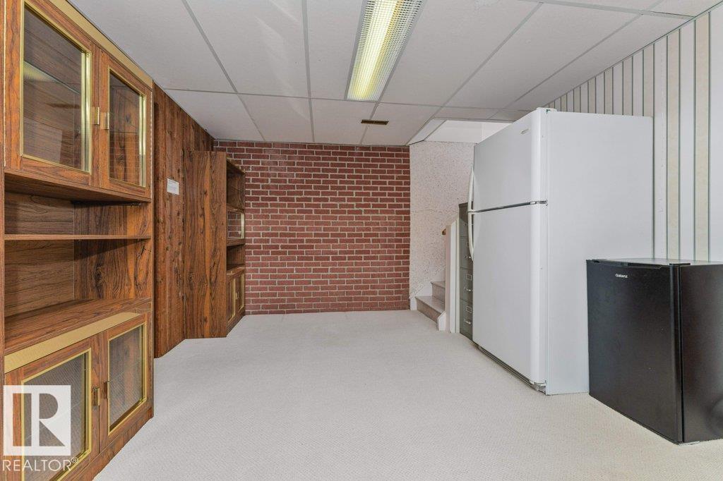 11415 56 AV NW NW - 29