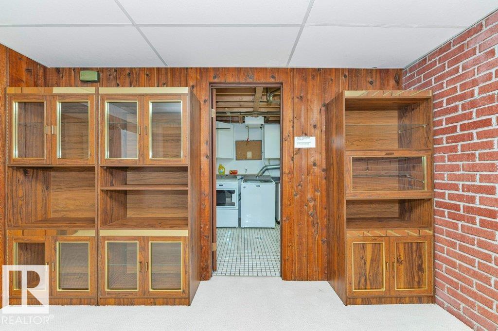 11415 56 AV NW NW - 30