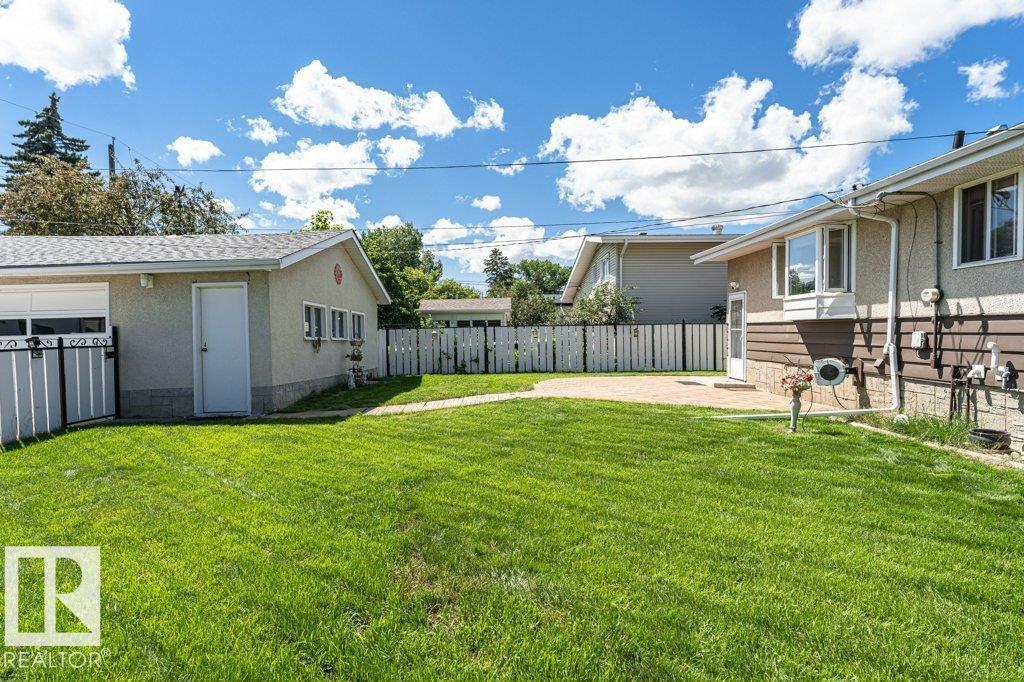 11415 56 AV NW NW - 45