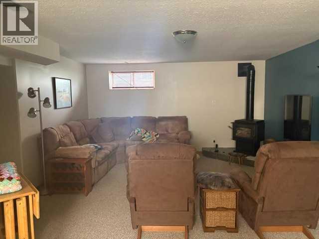 4715 55 Avenue — photo 8
