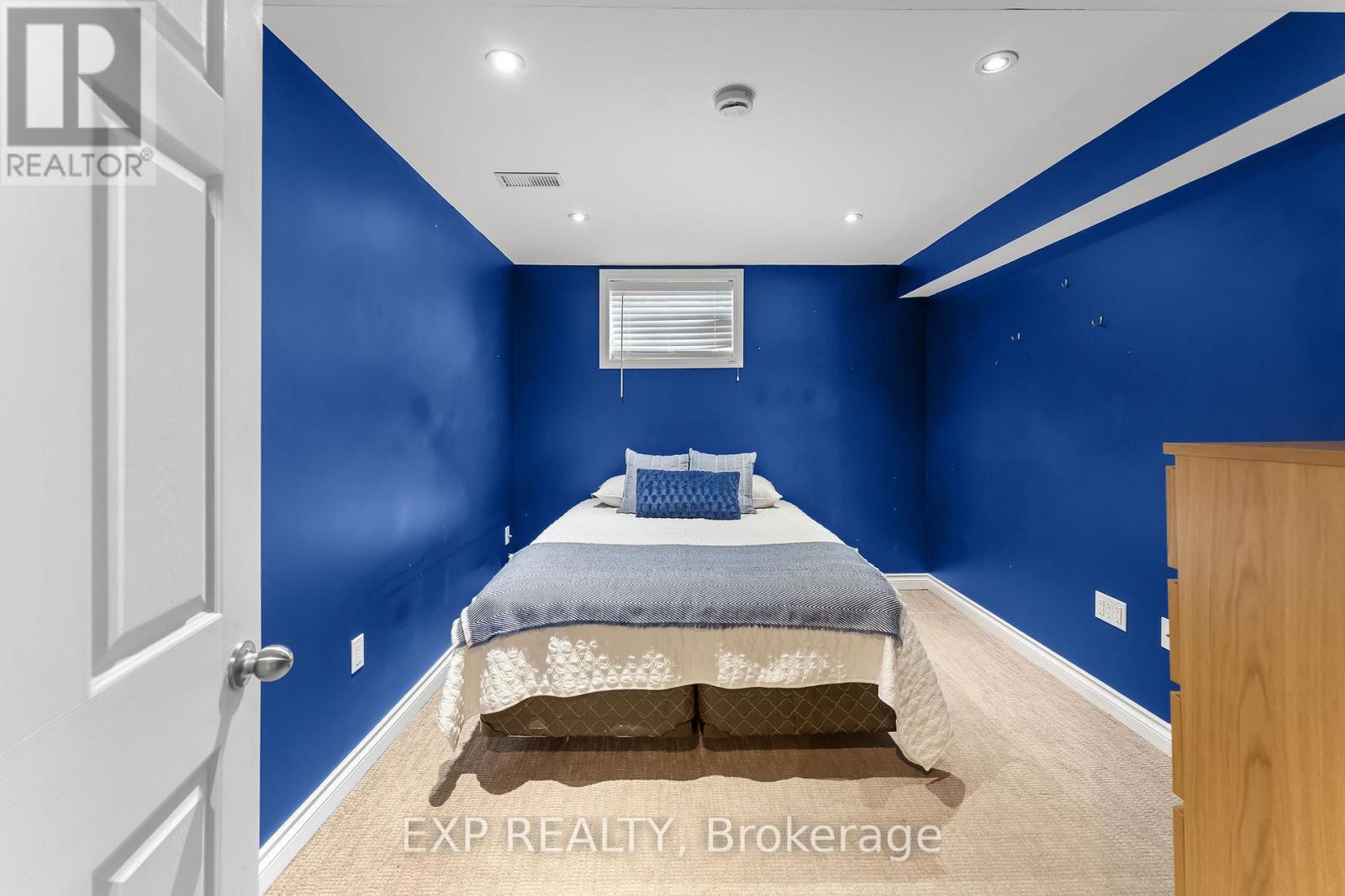 18 BRIARWOOD DRIVE - 39