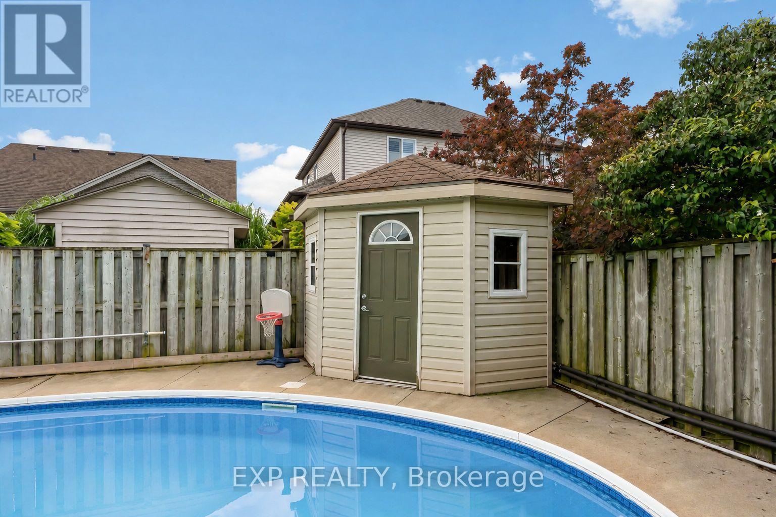 18 BRIARWOOD DRIVE - 43