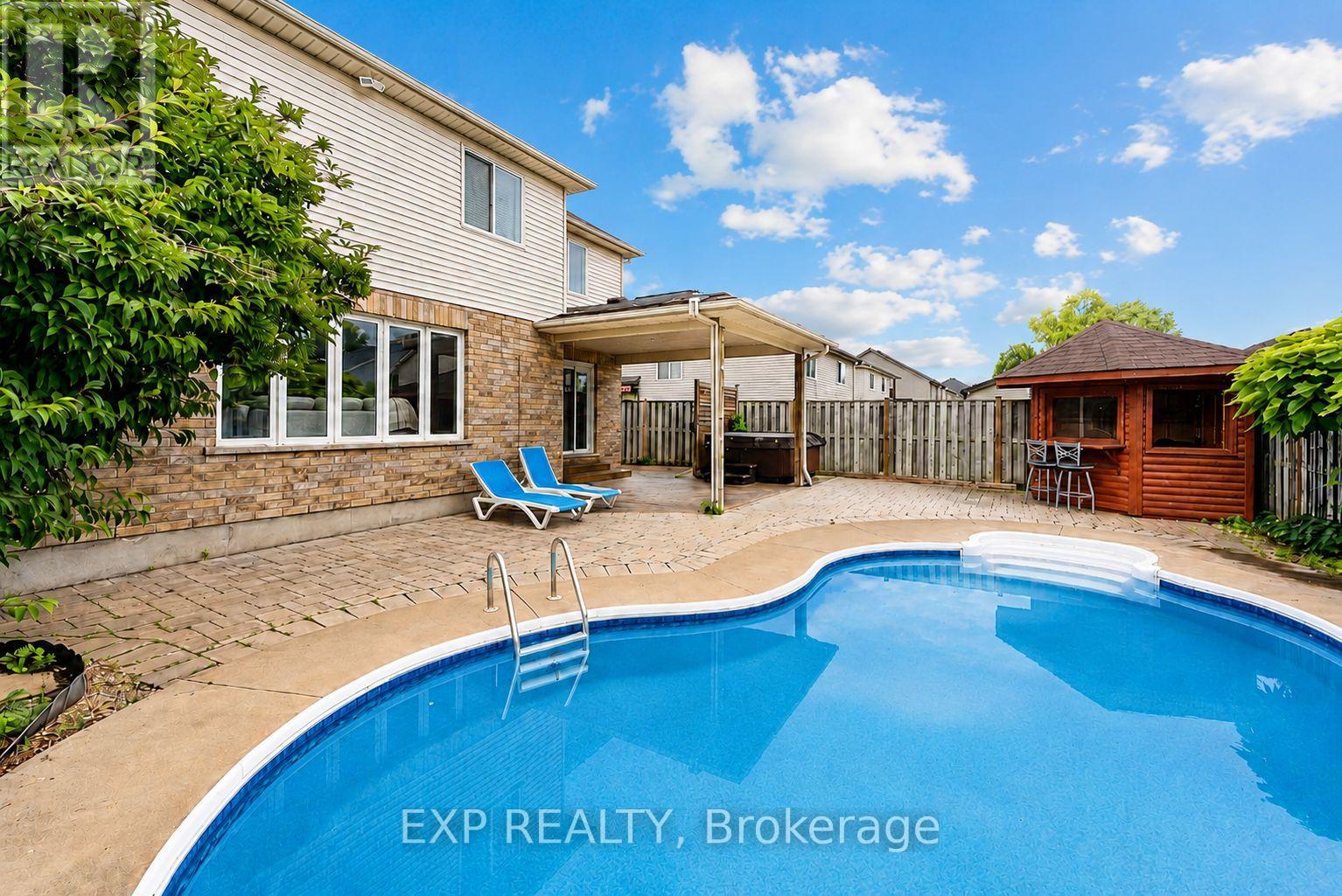 18 BRIARWOOD DRIVE - 44