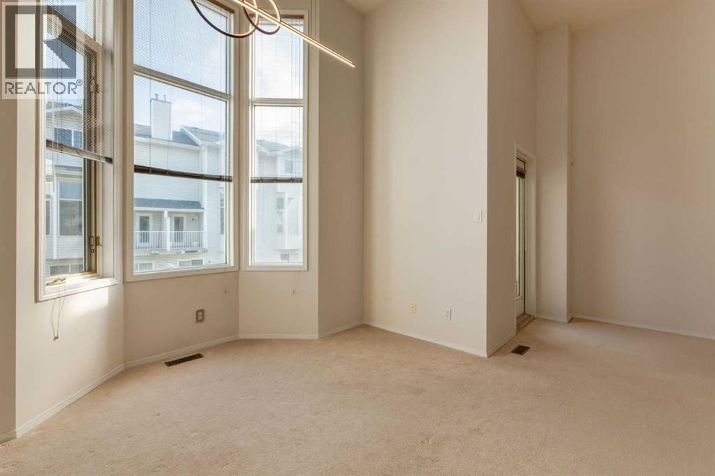 318 Hawkstone Manor NW - 1