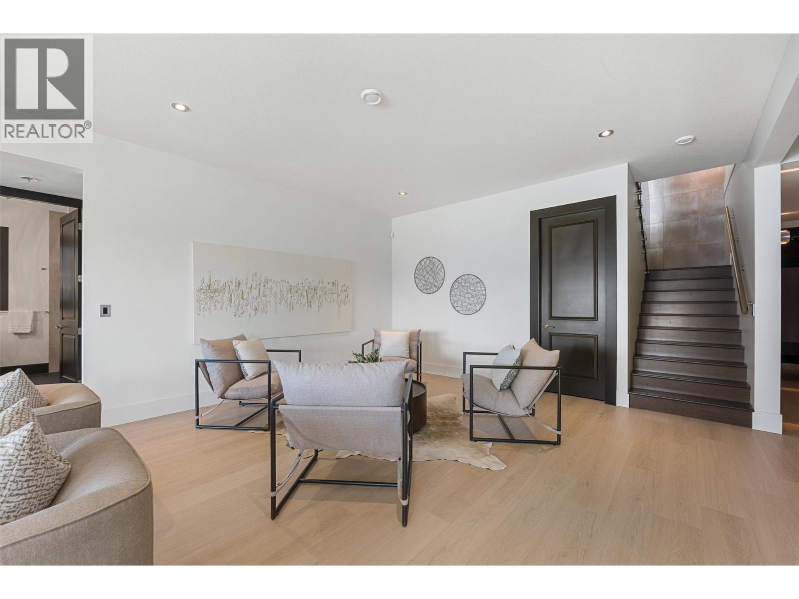 846 Clarance Avenue, Kelowna