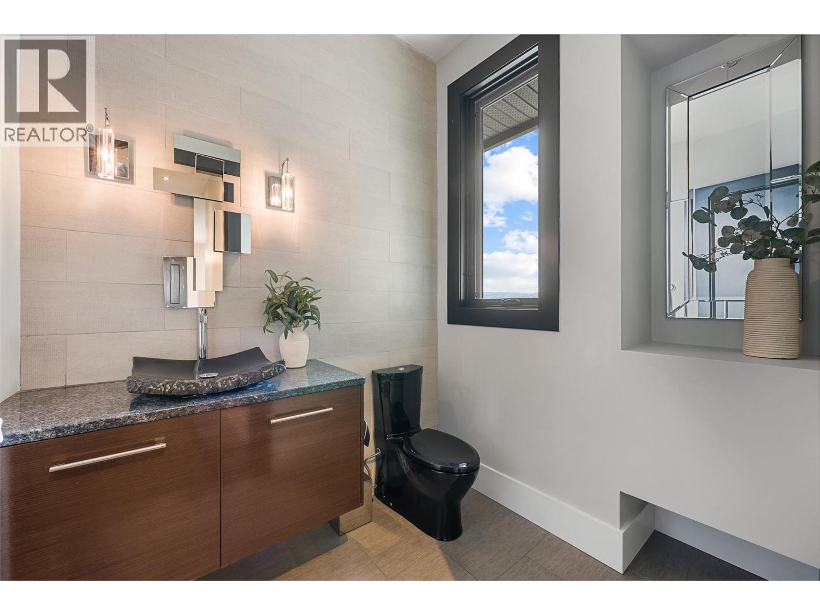 846 Clarance Avenue, Kelowna