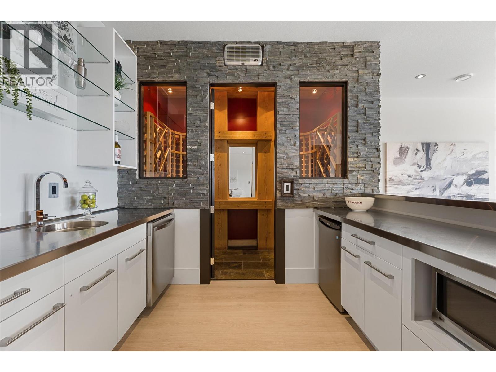 846 Clarance Avenue, Kelowna