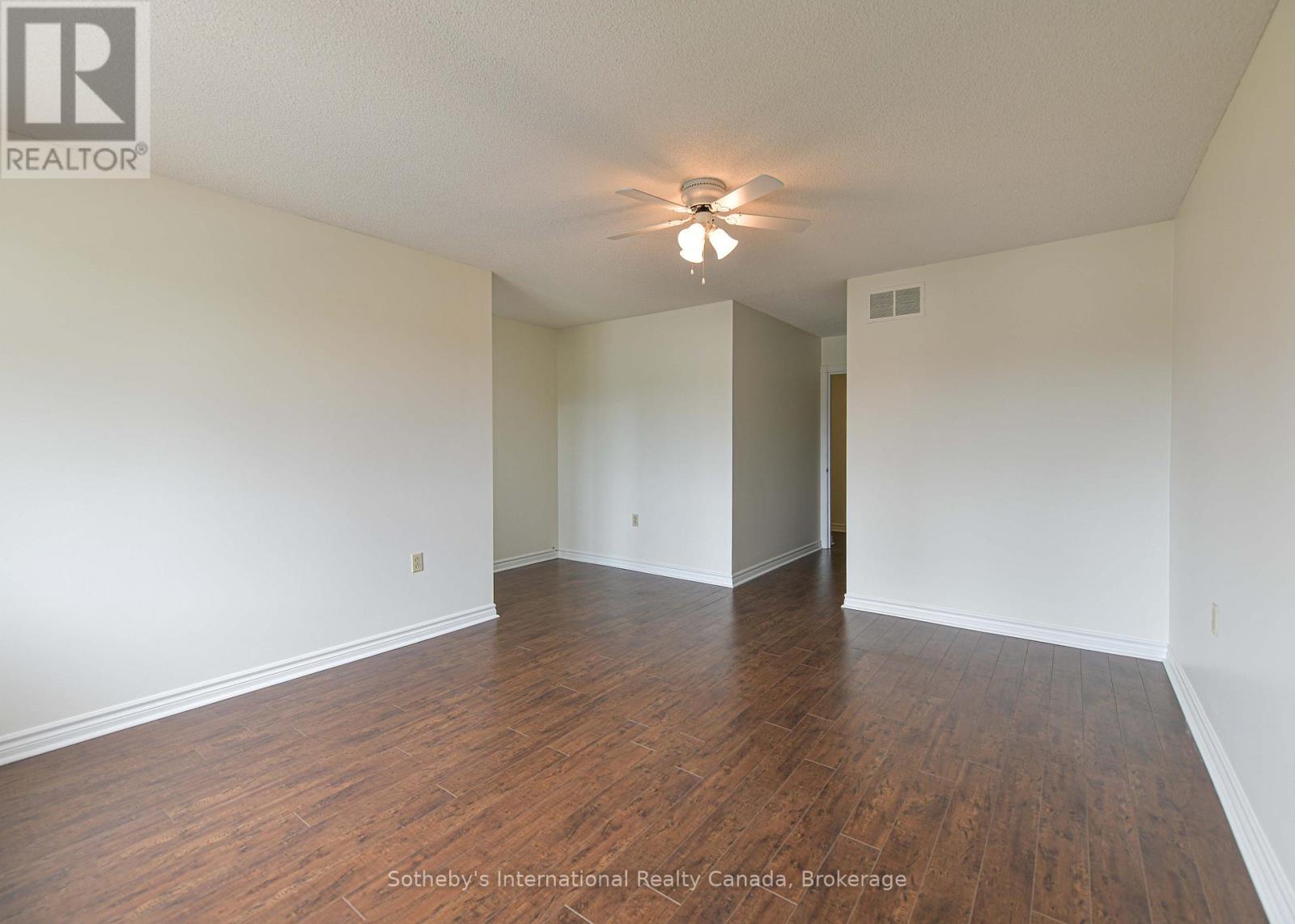 #101 10 MUSEUM DRIVE - 22