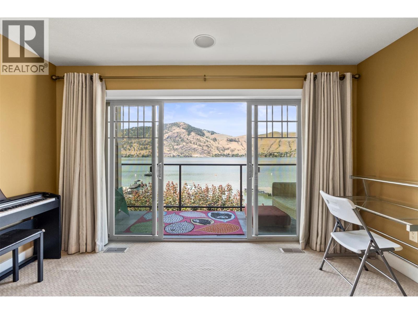 8049 Okanagan Landing Road - 48
