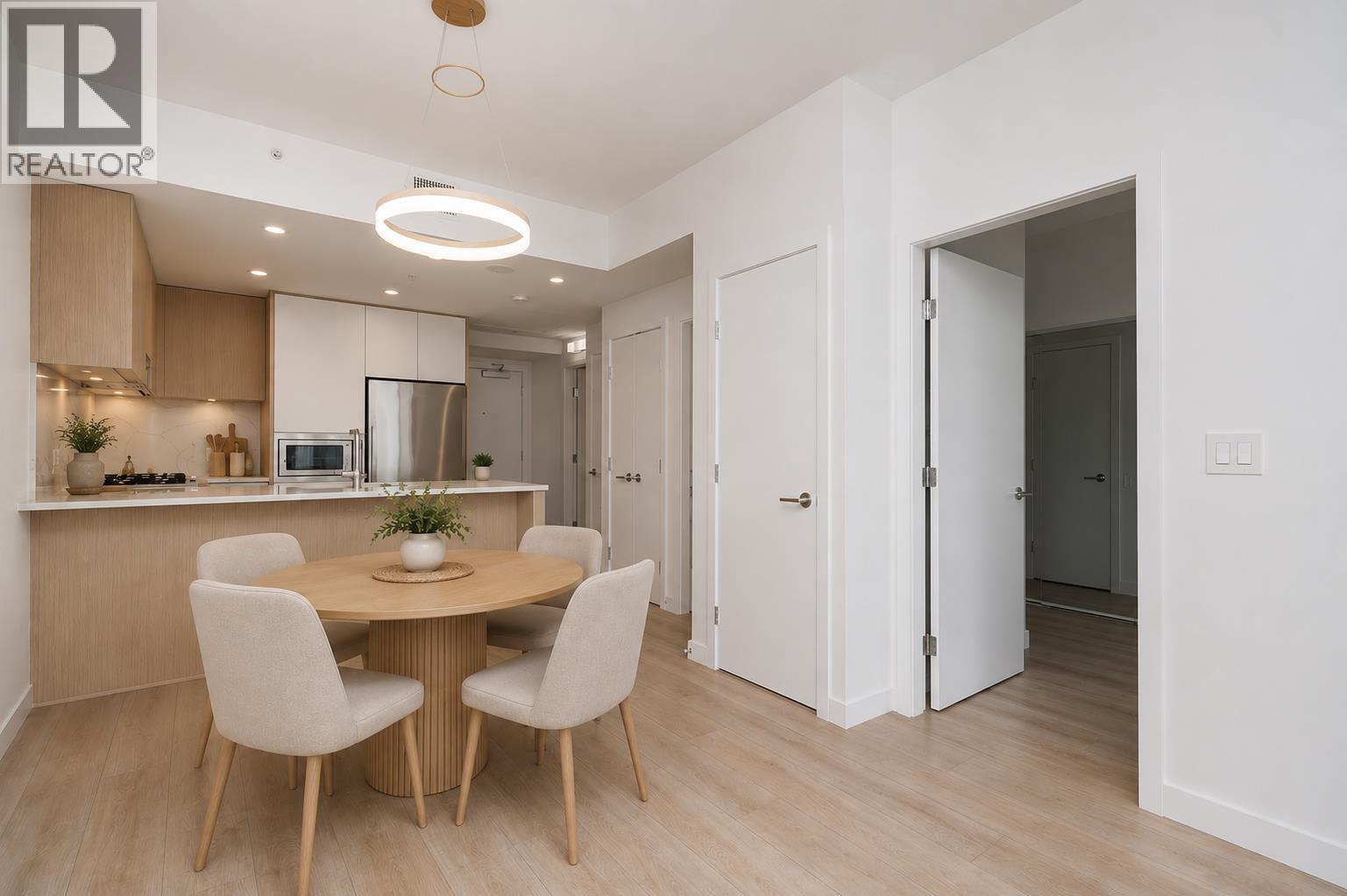 606 567 CLARKE ROAD, Coquitlam